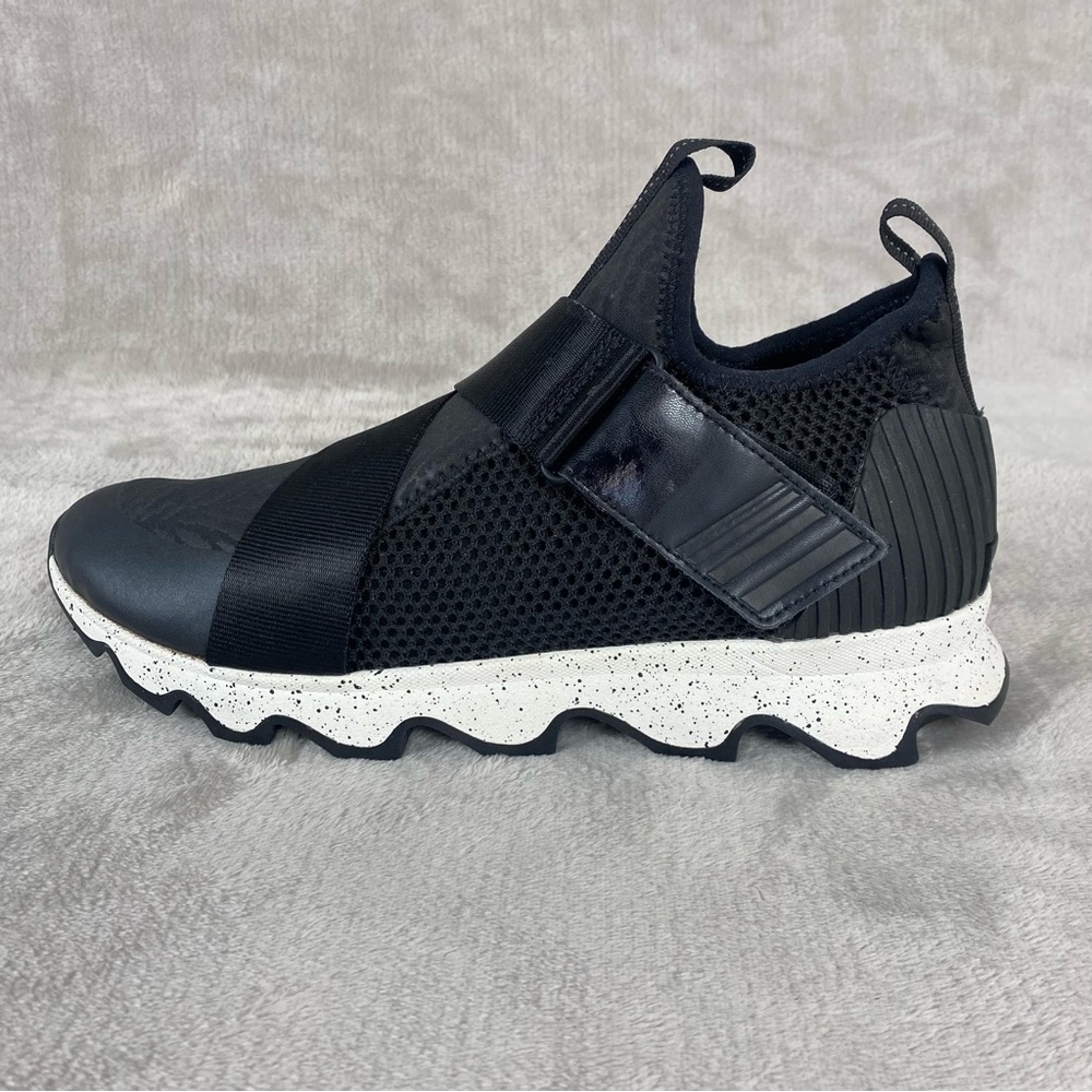 Sorel Kinetic Women's Sneakers Size 10.5 Black White Walking Comfort - Picture 2 of 10